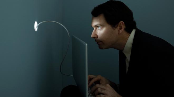 Хозяин жилья на Airbnb отправился в тюрьму за попытку подглядывать за гостьей